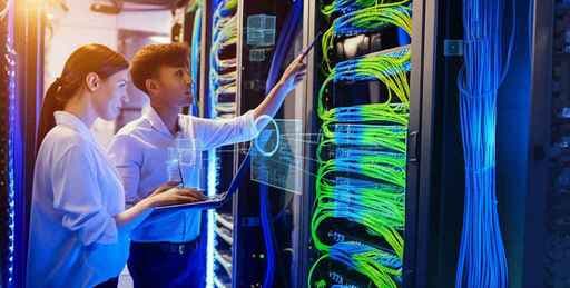 Hub réseau fibre optique avec câbles connectés